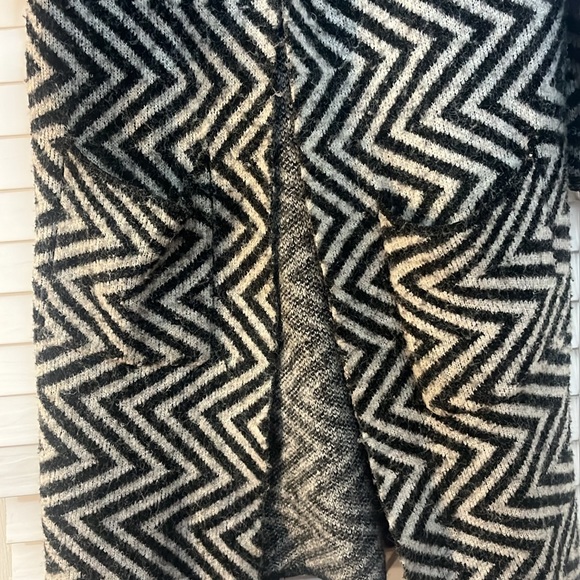 Joseph A. Open Front Long Hooded Cardigan. Size X-Small. - Picture 7 of 8